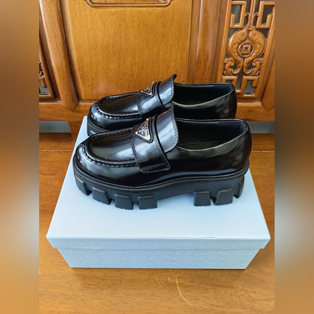 Prada Monolith leather Loafers - Picture 3 of 11